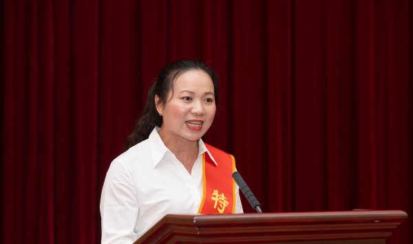 融通资产 祝贺！清远71人分获南粤优秀教师、南粤优秀教育工作者和特级教师表彰